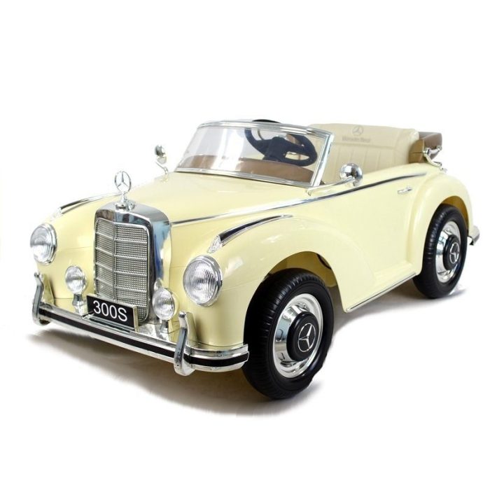 Elektrinis automobilis Mercedes 300S smėlio spalvos – stilingoms vaikų kelionėms ir pramogoms.