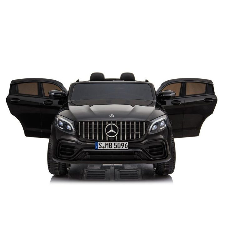 Elektromobilis Mercedes GLC 63S QLS su MP4 – pramogai ir nuotykiams lauke.