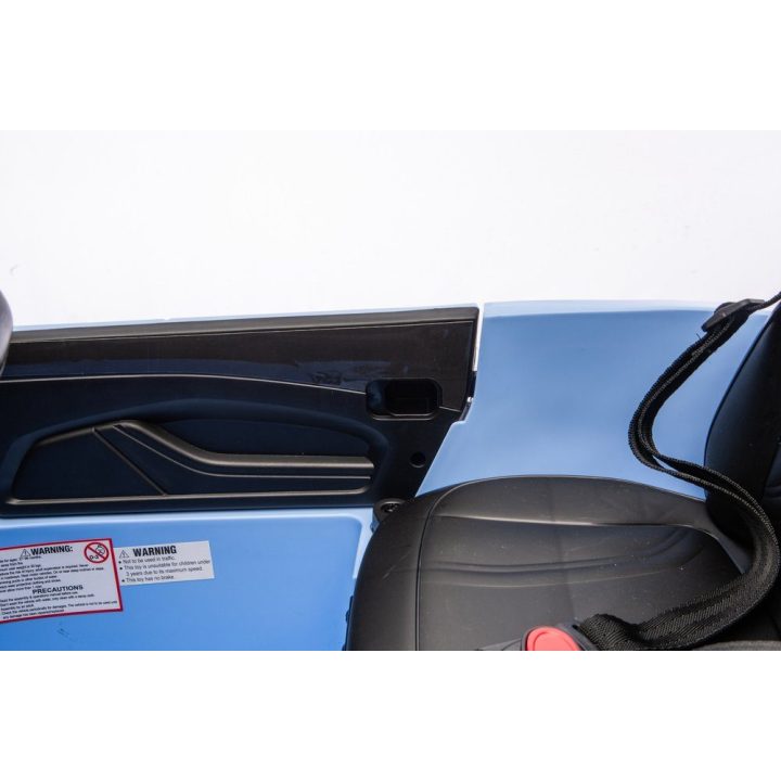 Elektrinis automobilis vaikams Ford Mustang Mach-E – pramogai ir nuotykiams lauke.