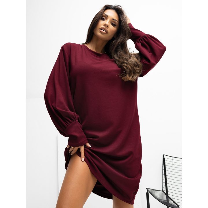 Suknelė bordo Makadamia – elegancijai ir išskirtinumui kiekviena proga.