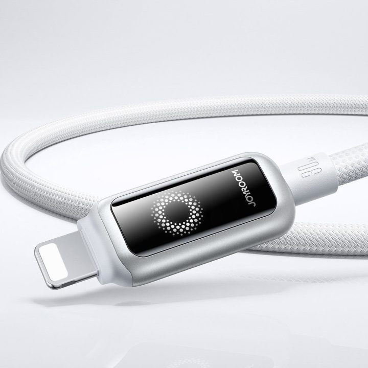 Kabelis USB-C – Lightning StarFlight 30W – greitam ir patikimam įkrovimui kasdien.