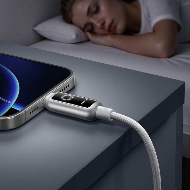 Kabelis USB-C – Lightning StarFlight 30W – greitam ir patikimam įkrovimui kasdien.