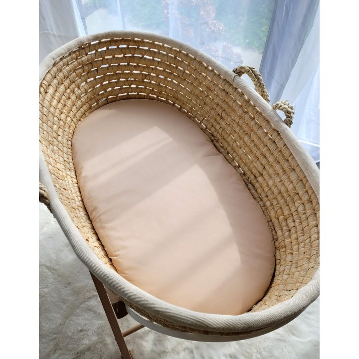 Paklodė medvilninė lopšio čiužiniui 75×35 cm – švelniam kūdikio poilsiui.