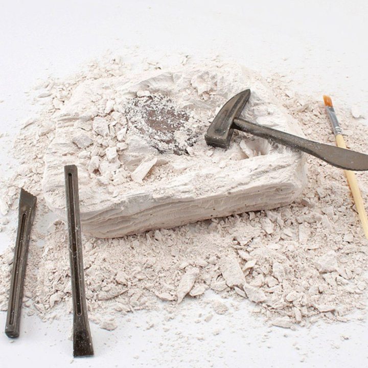 Rinkinys archeologiniams kasinėjimams su gipsiniu bloku – smagiam ir lavinančiam žaidimui.