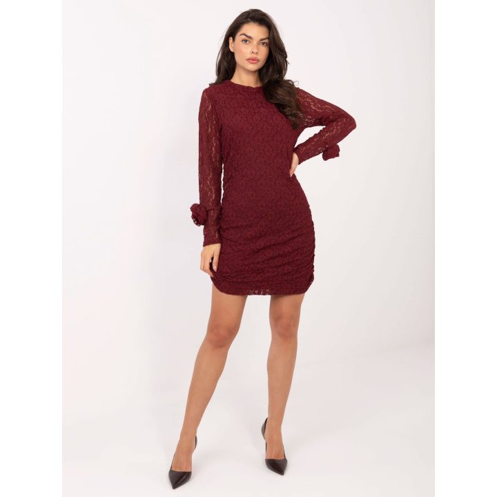 Suknelė bordo IT SK 9913 – stiliui ir elegancijai kiekvienai progai.