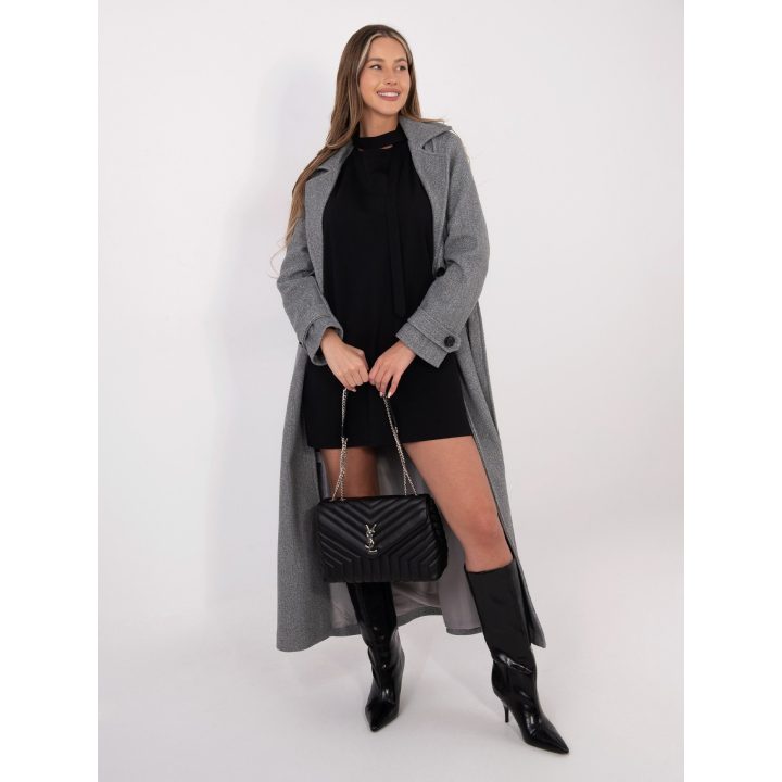 Suknelė juoda MI SK 4303 – elegancijai ir pasitikėjimui kasdien.