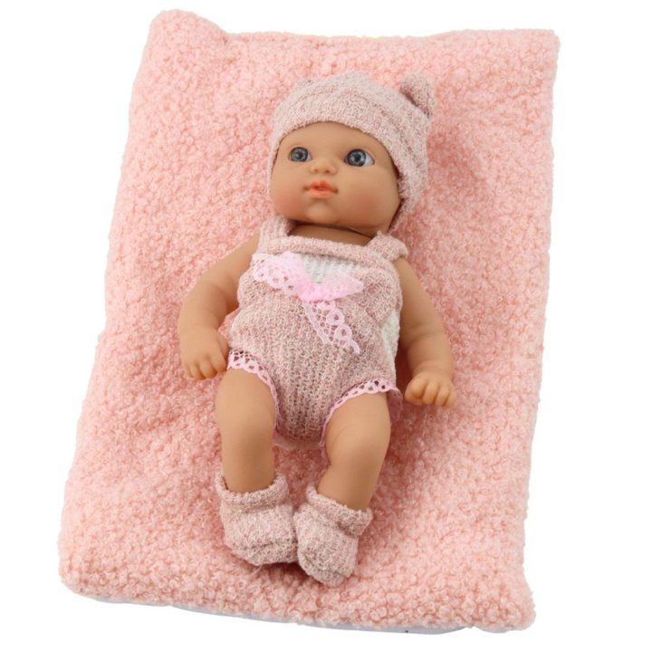 Lėlė kūdikiams su antklode baltais ir rožiniais drabužiais 18 cm