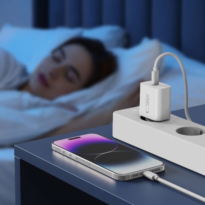 Kroviklis sieninis baltas su 100 cm USB-C / Lightning laidu NC20W Baseus