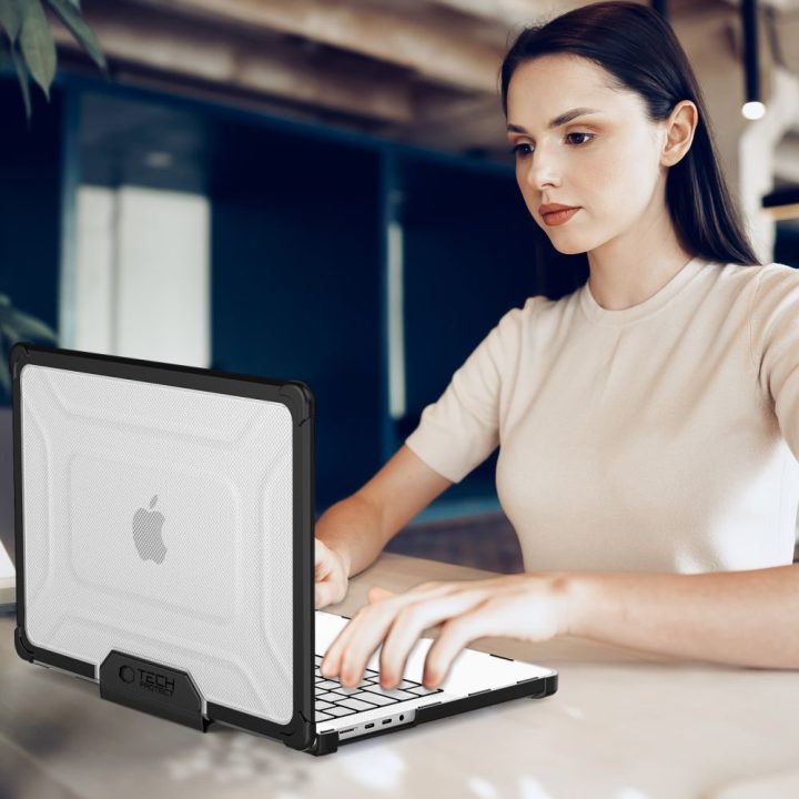 Dėklas MacBook Pro 14 (2021–2025) juodas ir permatomas SmartShell Pro