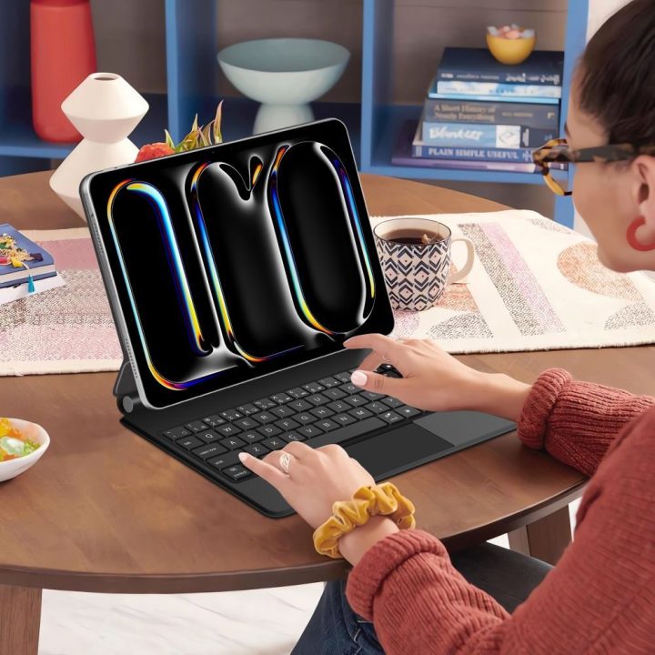 iPad Pro 11 (2024–2025) dėklas magnetinis juodas SmartCase