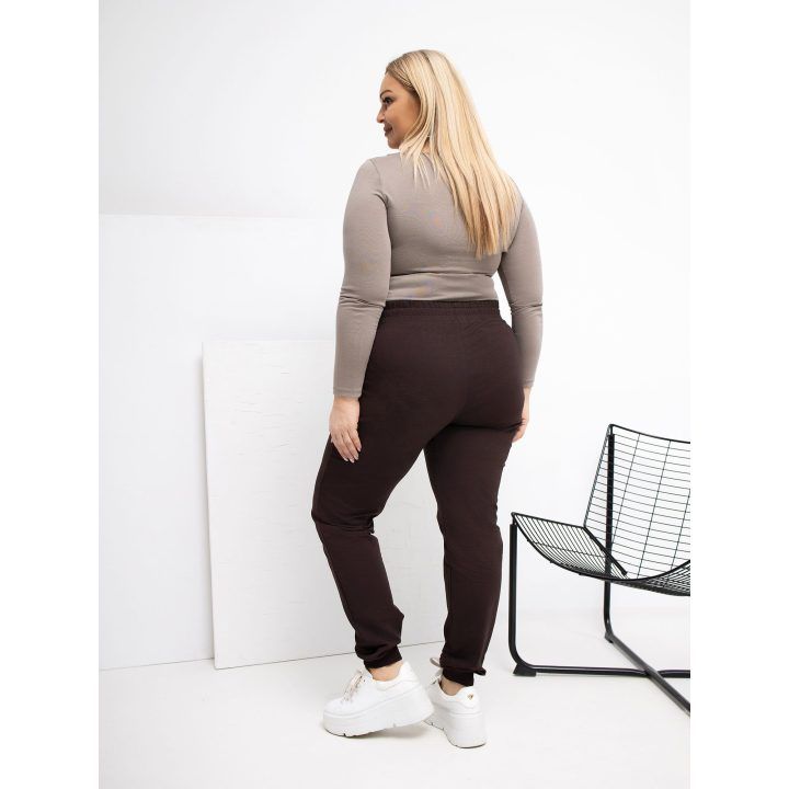 Sportinės kelnės moterims plus size tamsiai rudos spalvos