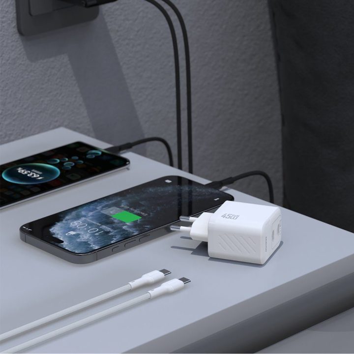 Sieninis įkroviklis telefonui 45W 2xUSB-C su laidu