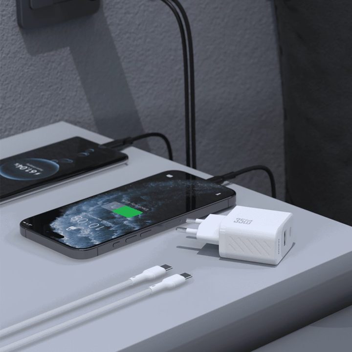 Sieninis USB įkroviklis 35W su USB-C laidu baltas