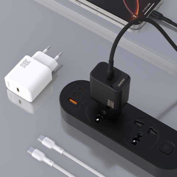 Sieninis įkroviklis telefonui 30W USB-C su laidu baltas