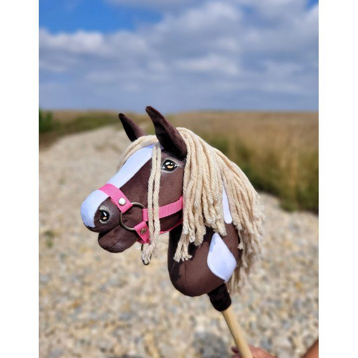 Hobby Horse lazdelinis arkliukas Super Premium western IV tamsiai rudas A4