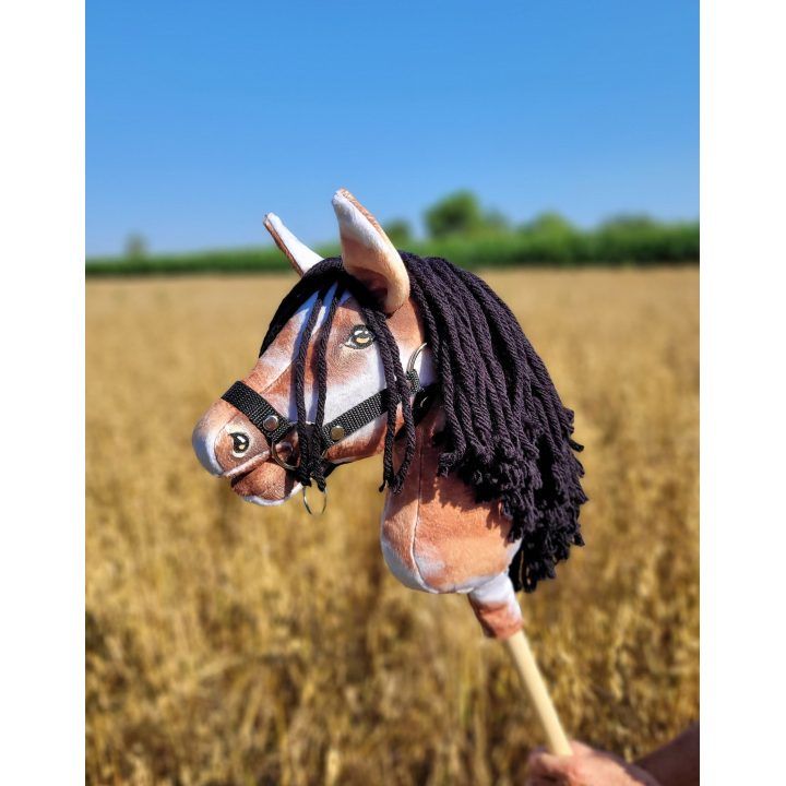 Hobby Horse lazdelinis arkliukas tobiano bay su juoda karčiene Super Hobby Horse Premium