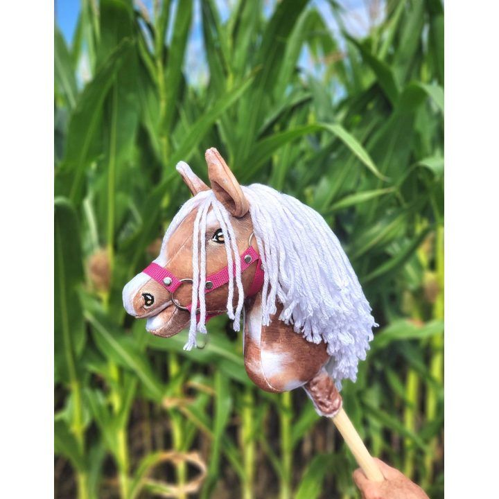 Hobby Horse lazdelinis arkliukas tobiano bay su balta karčiene Super Hobby Horse Premium