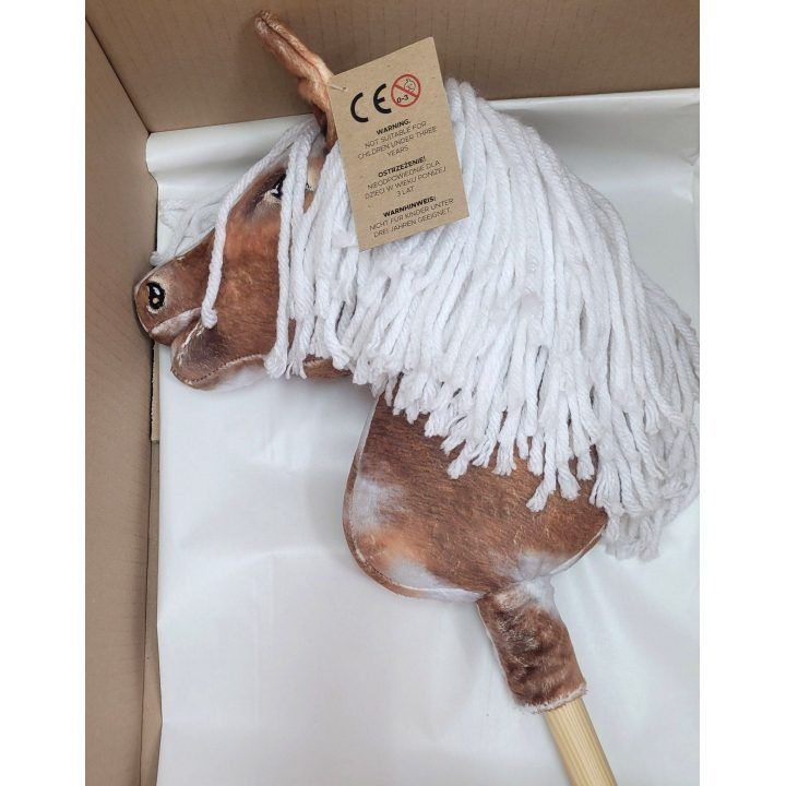Hobby Horse lazdelinis arkliukas tobiano bay su balta karčiene Super Hobby Horse Premium
