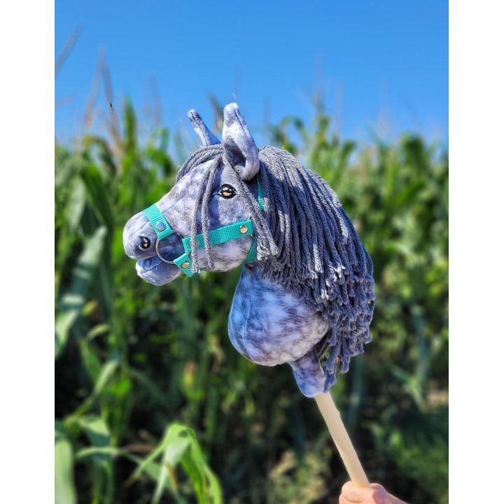 Hobby Horse lazdelinis arkliukas dapple grey su pilka karčiais Premium A4
