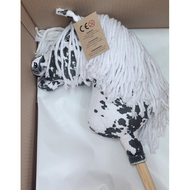 Hobby Horse lazdelinis arkliukas leopardinis su balta karčiais A4