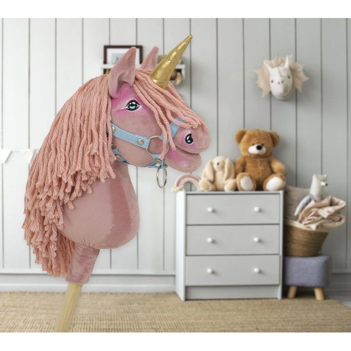 Vienaragis ant lazdos Hobby Horse pastelinės rožinės spalvos A4