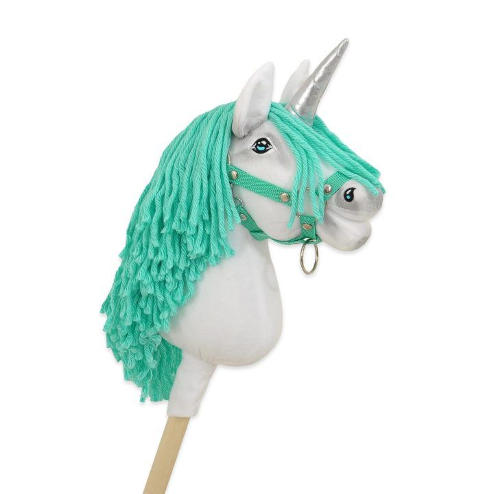 Hobby Horse vienaragis su lazda balta spalva su mėtų karčiais ir sidabriniu ragu