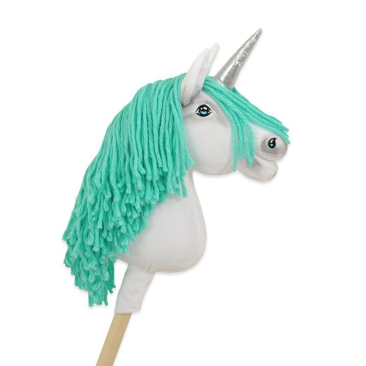 Hobby Horse vienaragis su lazda balta spalva su mėtų karčiais ir sidabriniu ragu