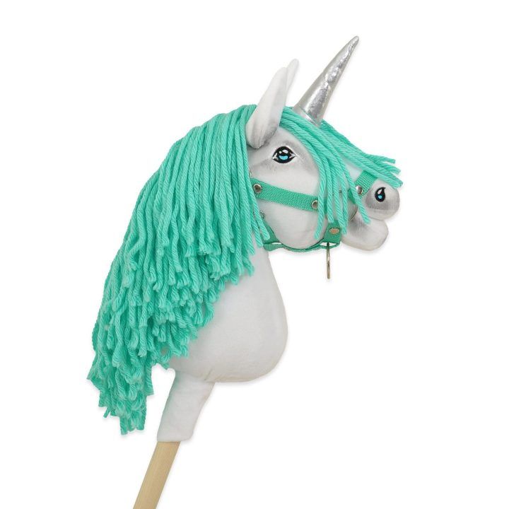Hobby Horse vienaragis su lazda balta spalva su mėtų karčiais ir sidabriniu ragu