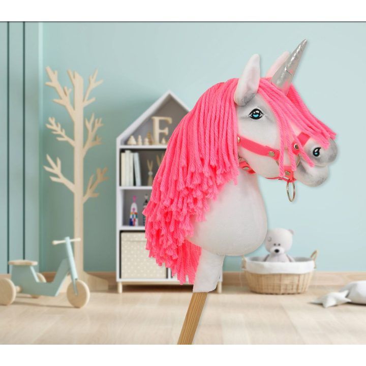 Vienaragis Hobby Horse lazdoje su neonine rožine karčiene ir sidabriniu ragu