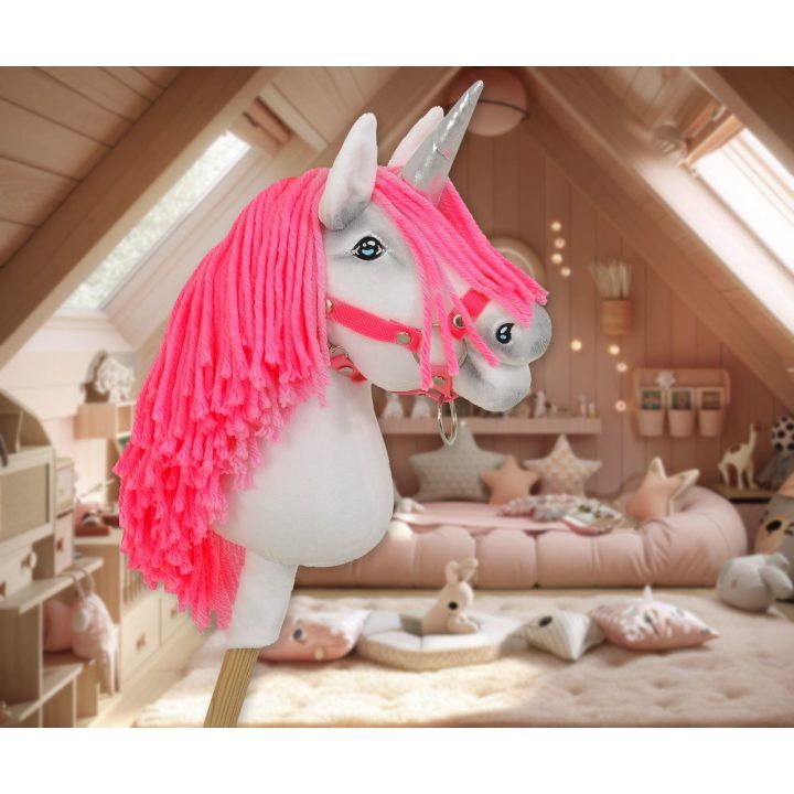 Vienaragis Hobby Horse lazdoje su neonine rožine karčiene ir sidabriniu ragu
