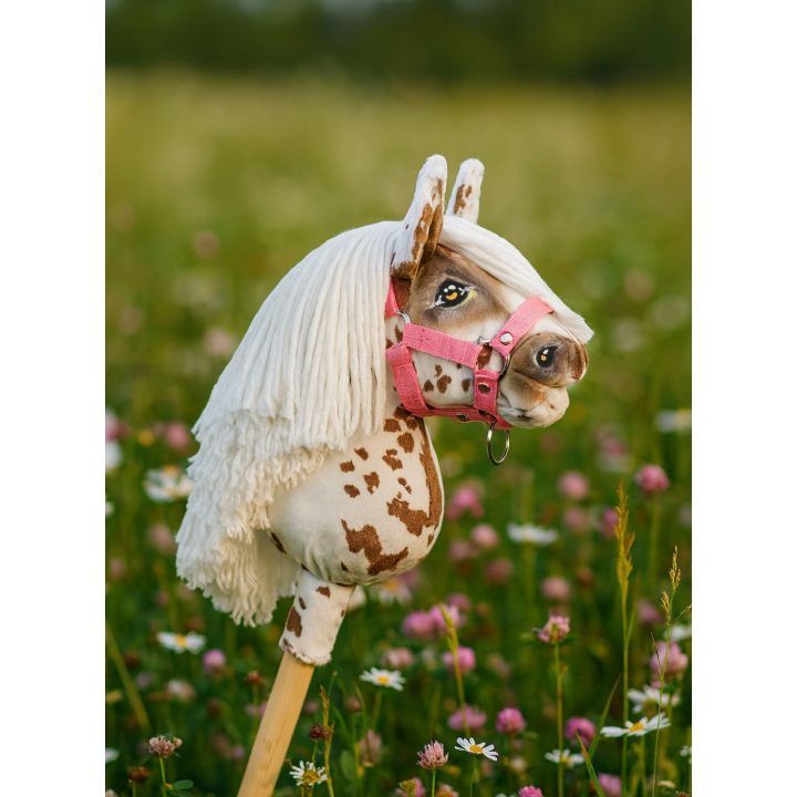 Hobby Horse lazdelinis arkliukas Premium rudas leopardinis su balta karčiais