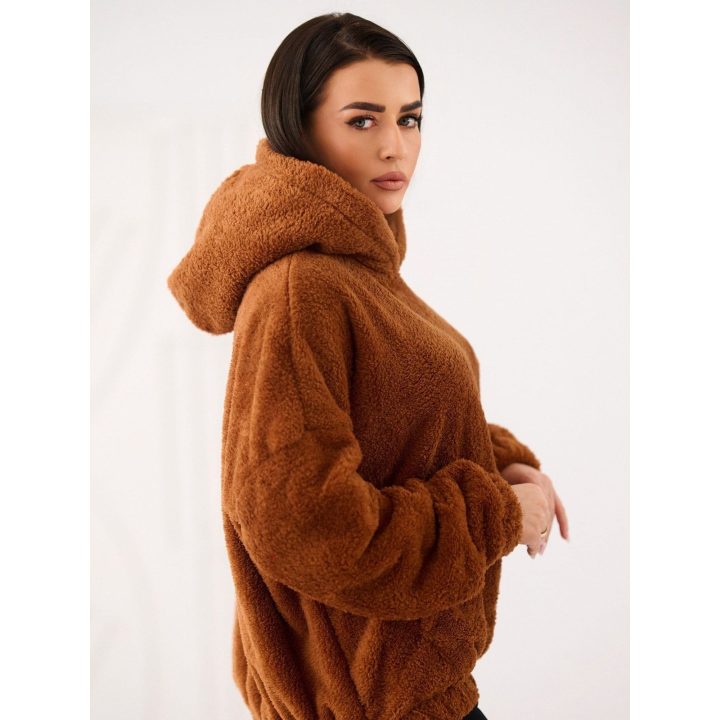Moteriška pūkuota bliuzonas su gobtuvu šviesiai rudos spalvos
