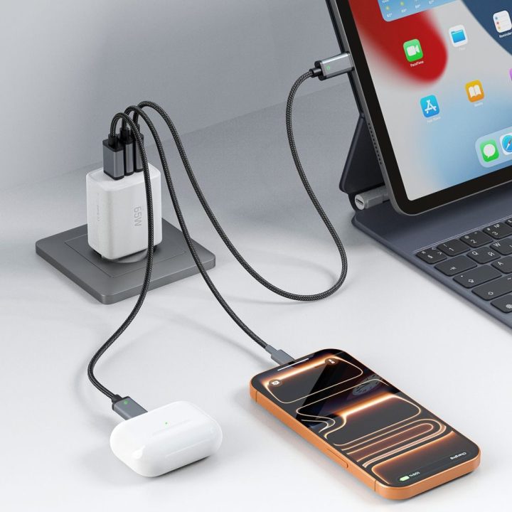 Telefono įkroviklis 65 W su 3 USB jungtimis baltas