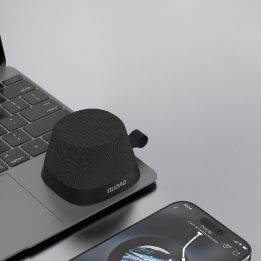 Belaidė kolonėlė su magnetiniu tvirtinimu Bluetooth 5.3 juoda