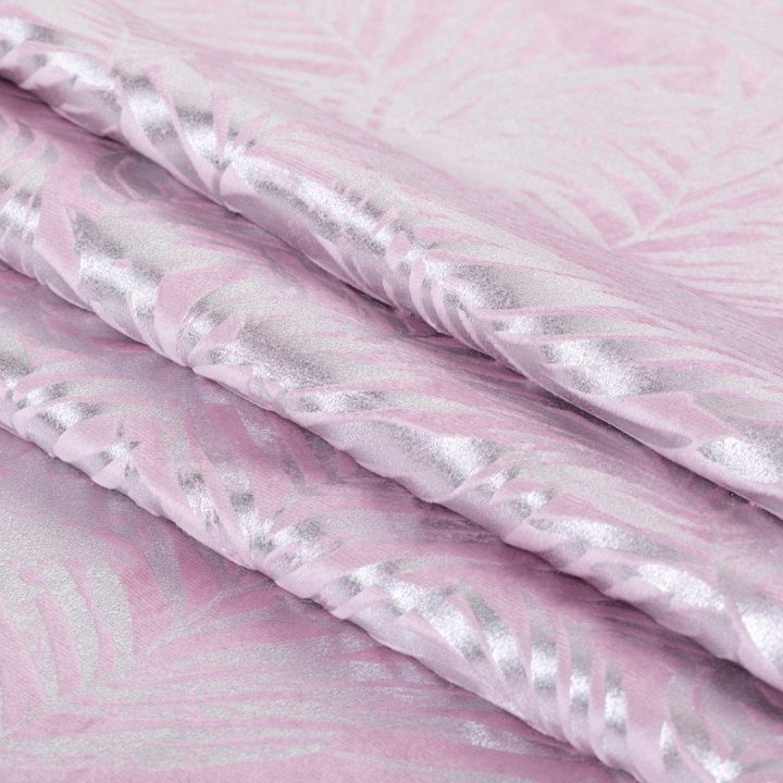 Užuolaida su žiedais rožinės spalvos su sidabriniais lapais Velvet