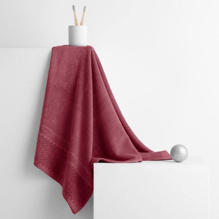 Rankšluostis 70 × 130 cm, rožinės spalvos AH RUBRUM