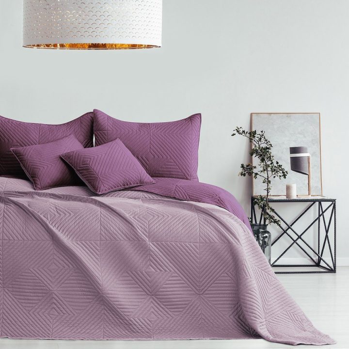 Lovatiesė 200 × 220 cm, violetinės spalvos