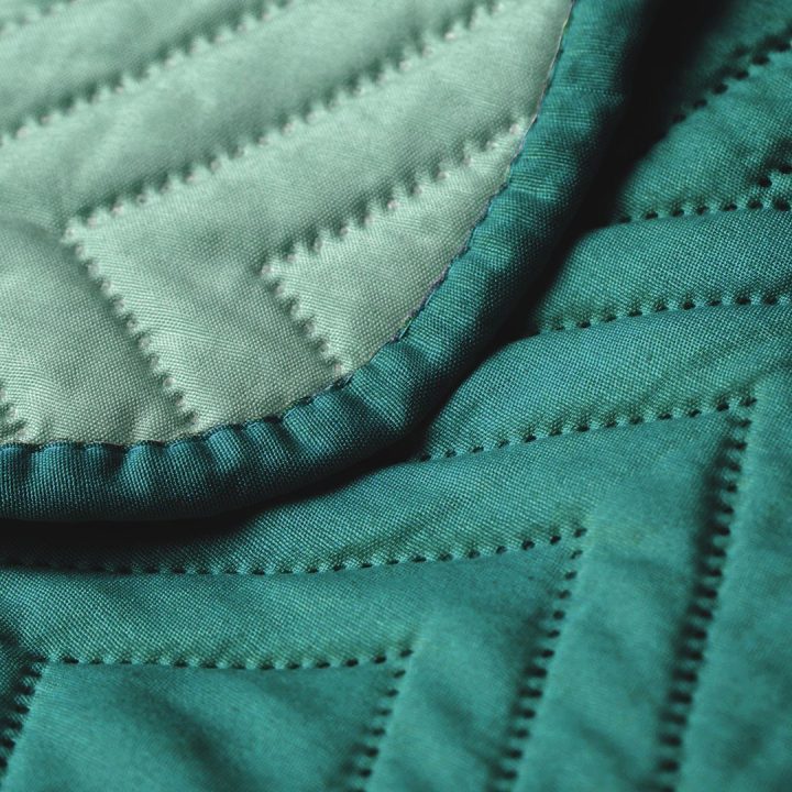 Lovatiesė 240 × 260 cm, žalios spalvos