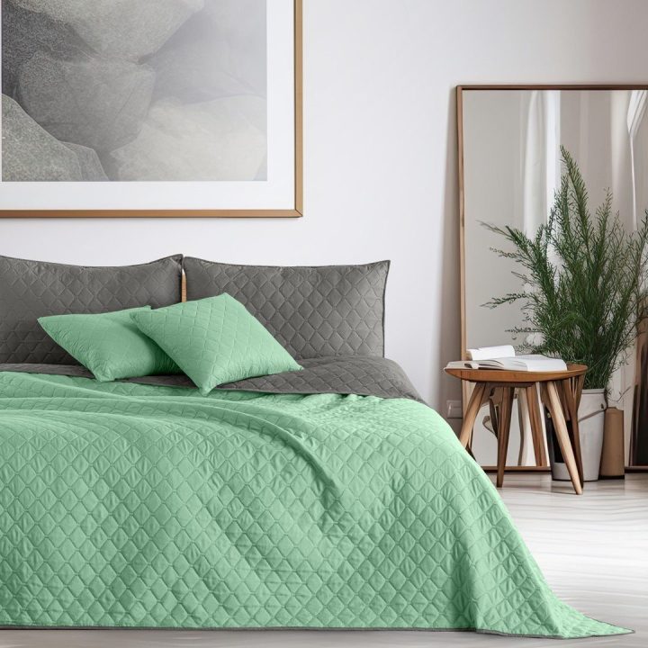 Lovatiesė 240 × 260 cm, šviesiai žalia ir pilka