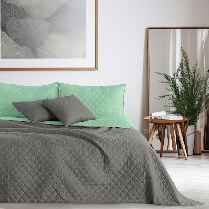 Lovatiesė 240 × 260 cm, šviesiai žalia ir pilka