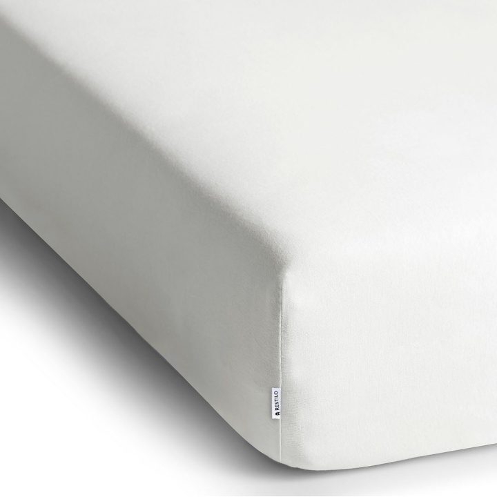 Paklodė su guma 140–160 × 200 cm, gylis 30 cm WHI