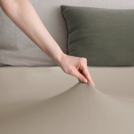 Paklodė su guma 180–200×200+30 cm cappuccino