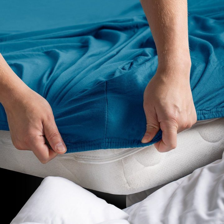 Paklodė su guma 160–180×200+30 BLUESAPPHIRE