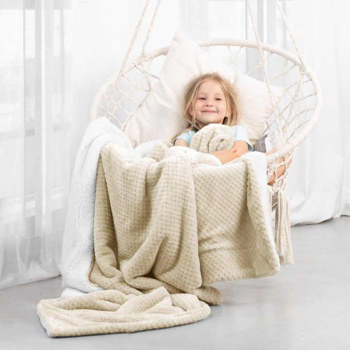 Smėlinės spalvos antklodė SHLEEPY 220×240 cm