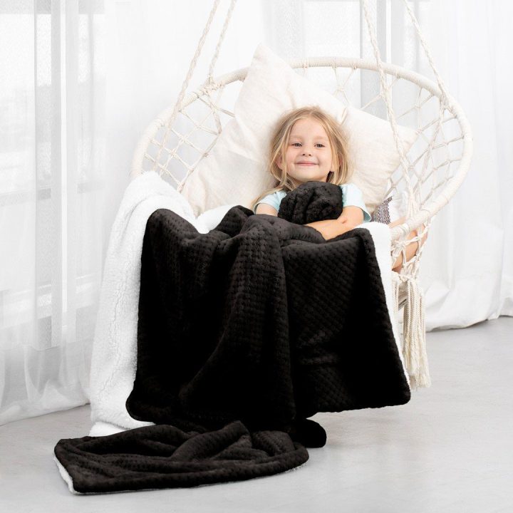 Juoda antklodė SHLEEPY 130×180 (AmeliaHome)
