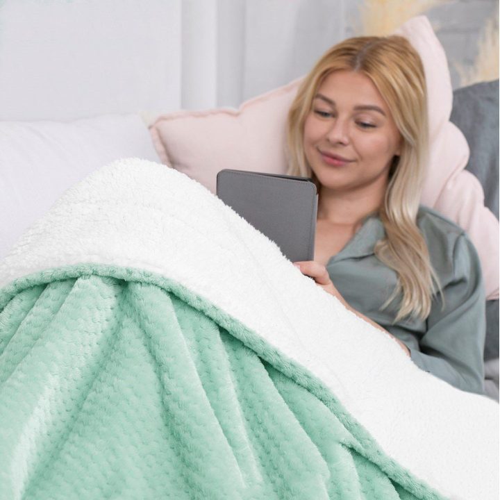 Mėtų spalvos antklodė 220×240 cm AmeliaHome Shleepy