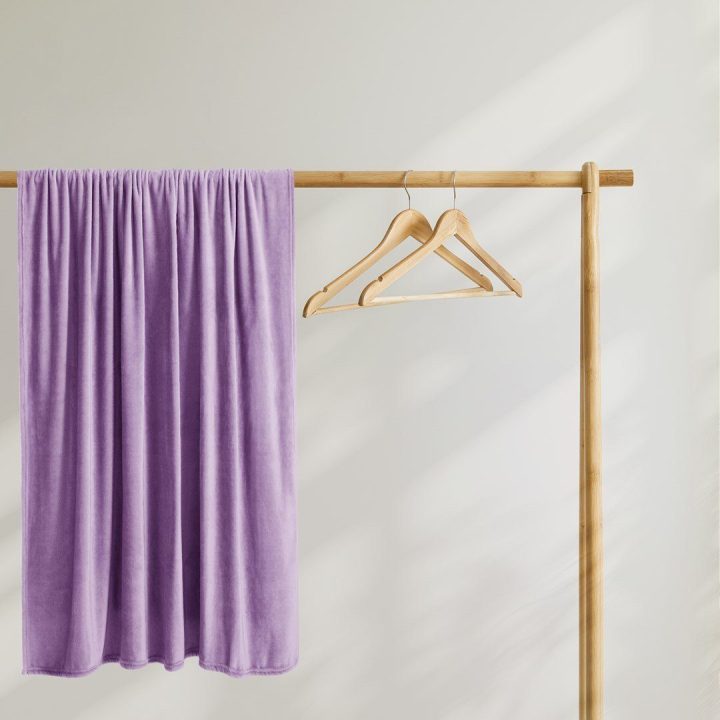 Lilinės spalvos antklodė DecoKing MIC, 220 x 240 cm