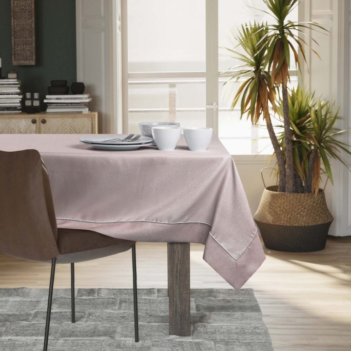 Pudros rožinė staltiesė EMPIRE 140 x 220 cm