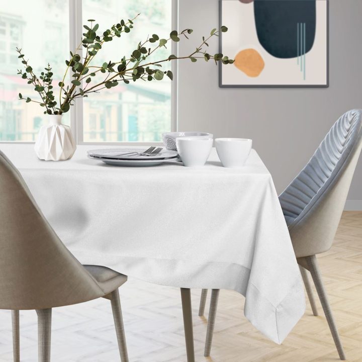 Staltiesė EMPIRE balta 140 x 450 cm