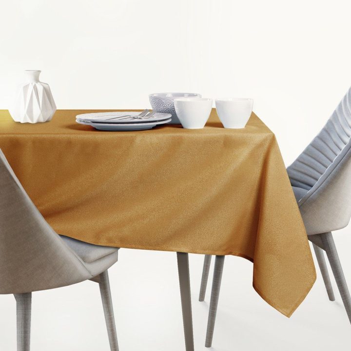 Aukso spalvos staltiesė EMPIRE 140 x 140 cm